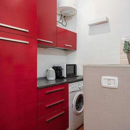 Classbnb - Two Apartments 400 Meters From The Duomo Milan Bagian luar foto