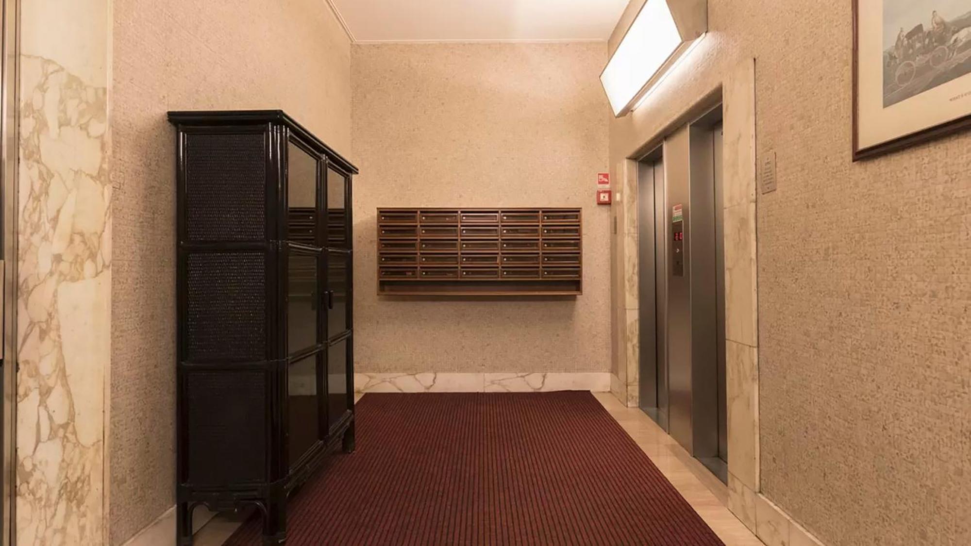 Classbnb - Two Apartments 400 Meters From The Duomo Milan Bagian luar foto