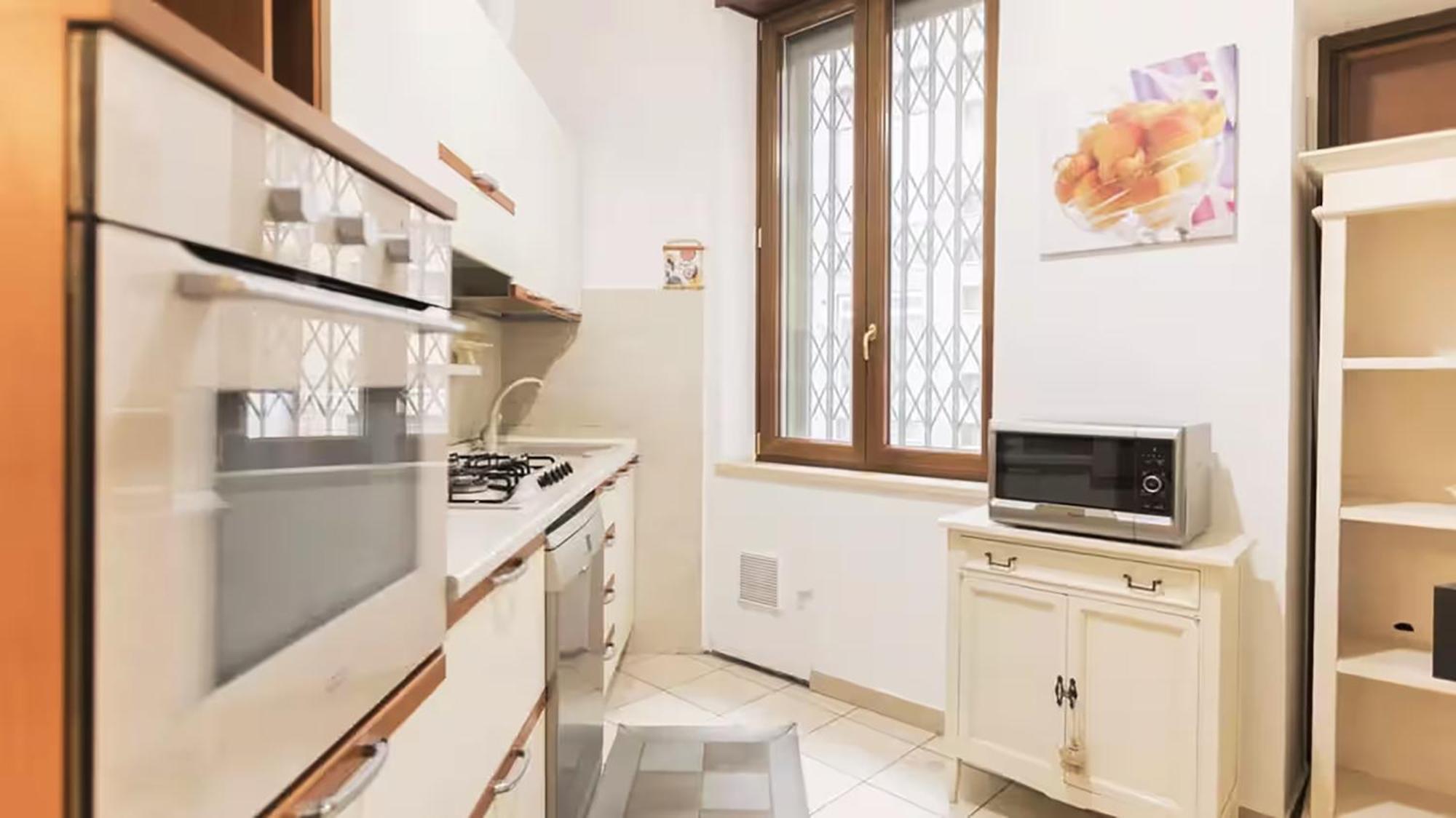 Classbnb - Two Apartments 400 Meters From The Duomo Milan Bagian luar foto