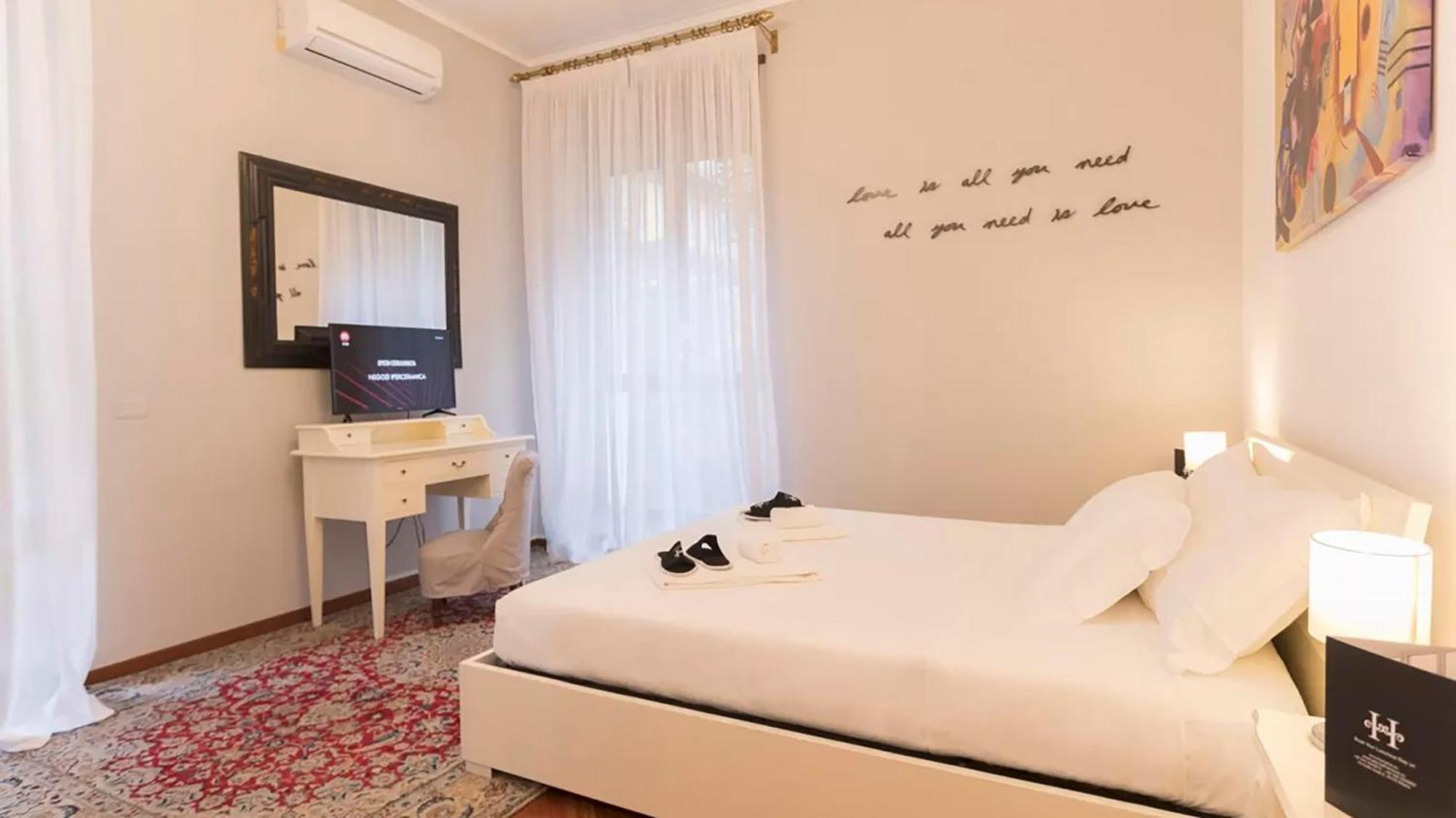 Classbnb - Two Apartments 400 Meters From The Duomo Milan Bagian luar foto