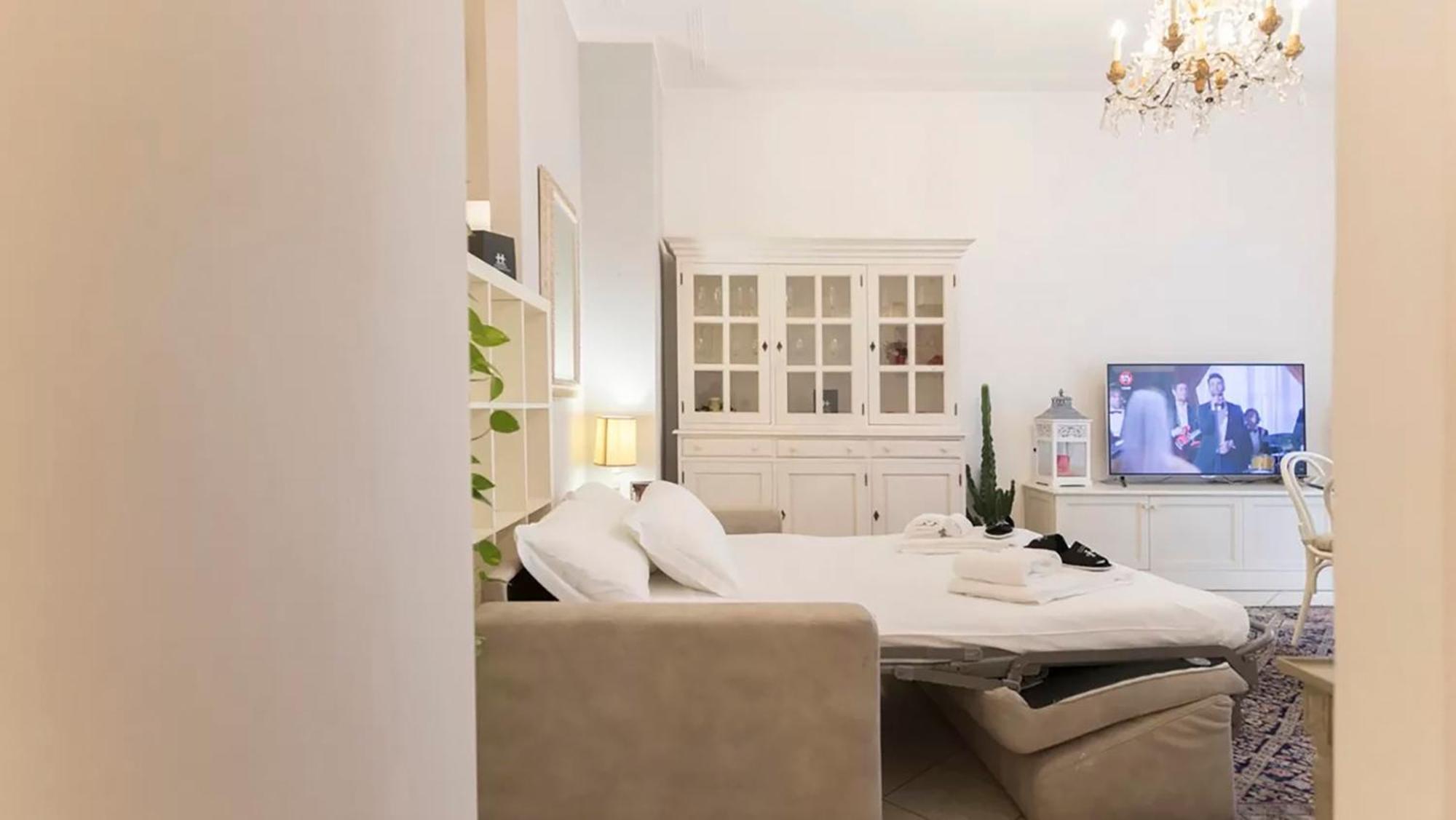 Classbnb - Two Apartments 400 Meters From The Duomo Milan Bagian luar foto