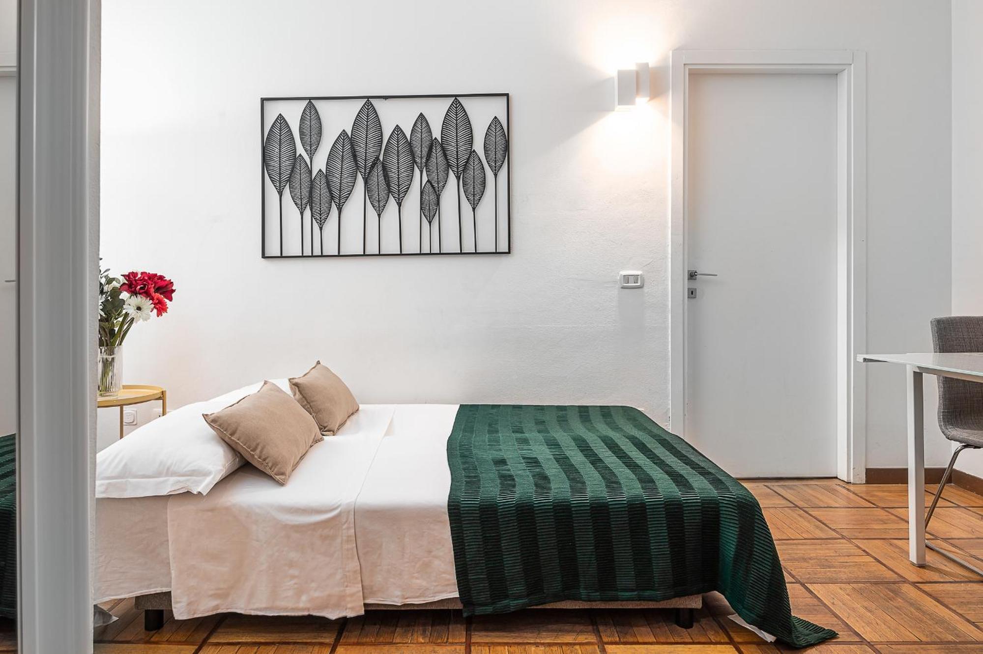 Classbnb - Two Apartments 400 Meters From The Duomo Milan Bagian luar foto